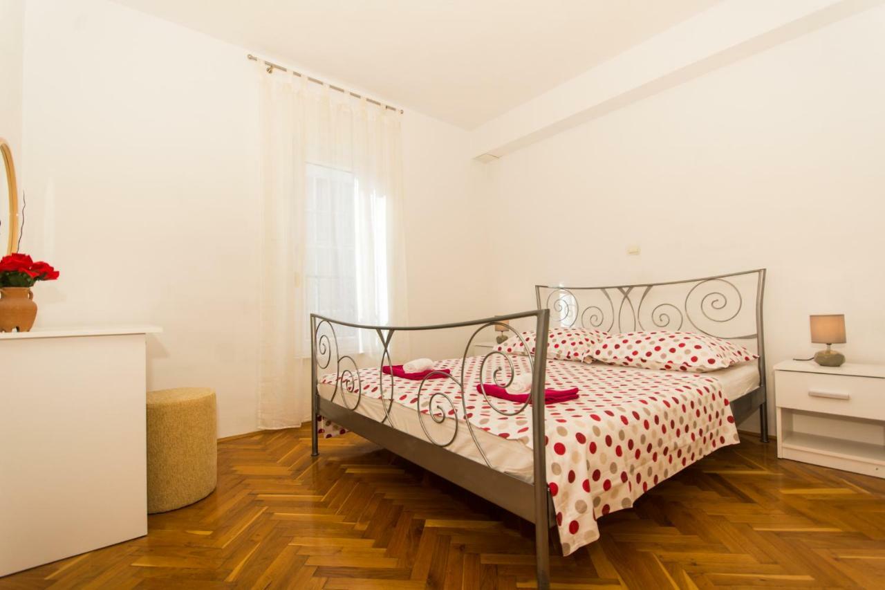 Apartman Ruza Apartamento Trogir Exterior foto