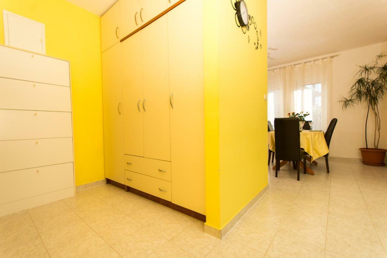 Apartman Ruza Apartamento Trogir Exterior foto