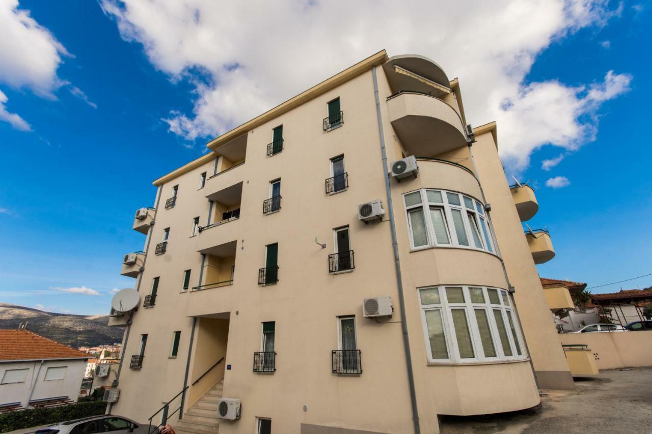 Apartman Ruza Apartamento Trogir Exterior foto